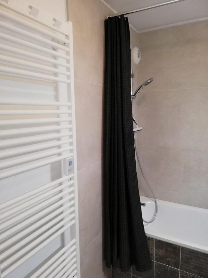 Vie De Famille Apartment Camiers Exterior photo
