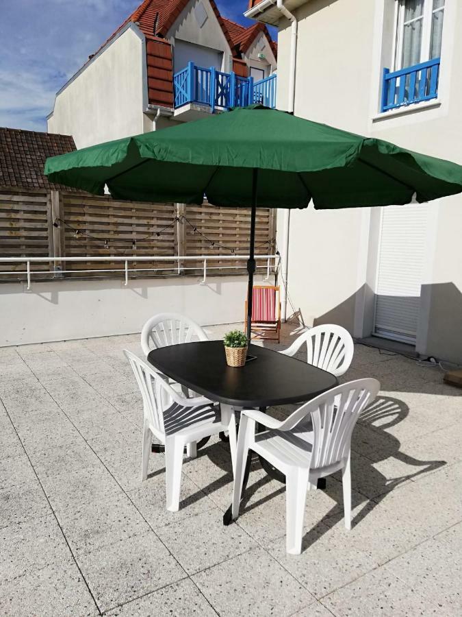 Vie De Famille Apartment Camiers Exterior photo